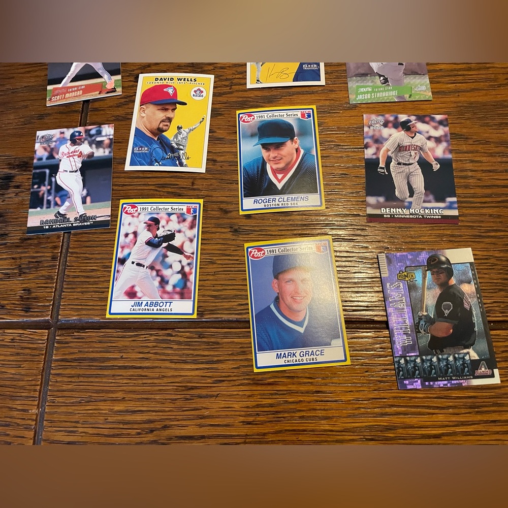 Assorted Baseball Trading Cards Collection - Picture 4 of 4